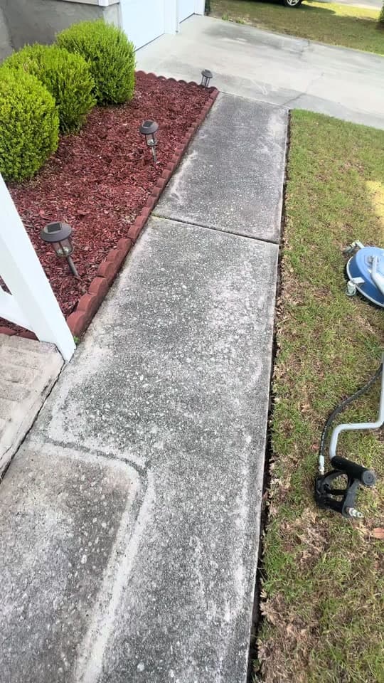 Pressure Washing: Driveway